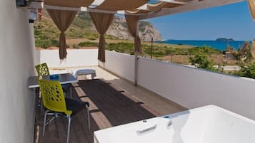 Junior Suite, Jetted Tub, Sea View | View from room