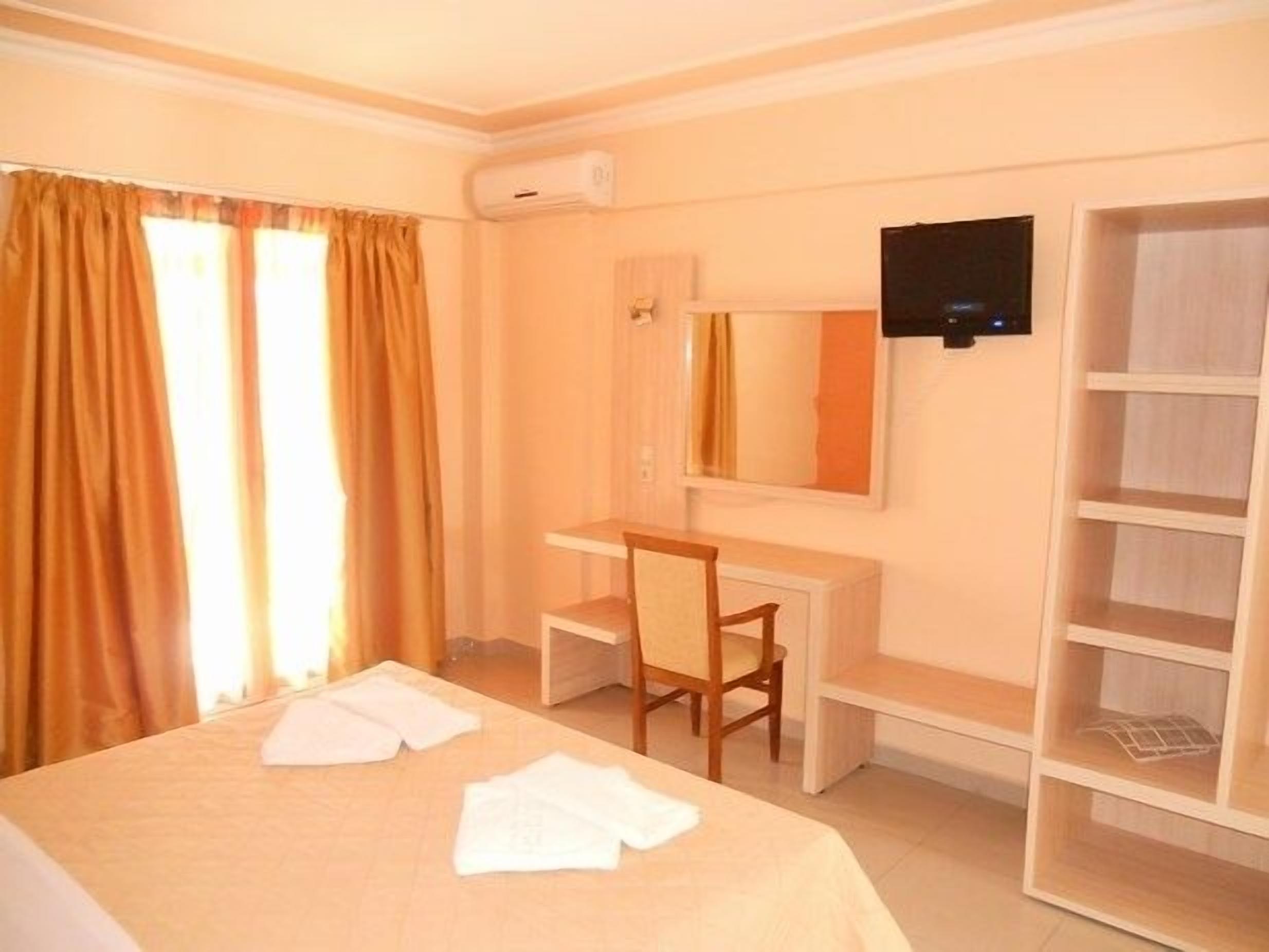 Photo - Zante Plaza Hotel & Apartments