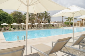 Outdoor pool, pool loungers