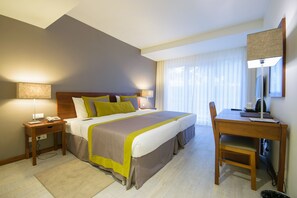 Minibar, két bảo mật tại phòng, bàn, phòng cách âm 