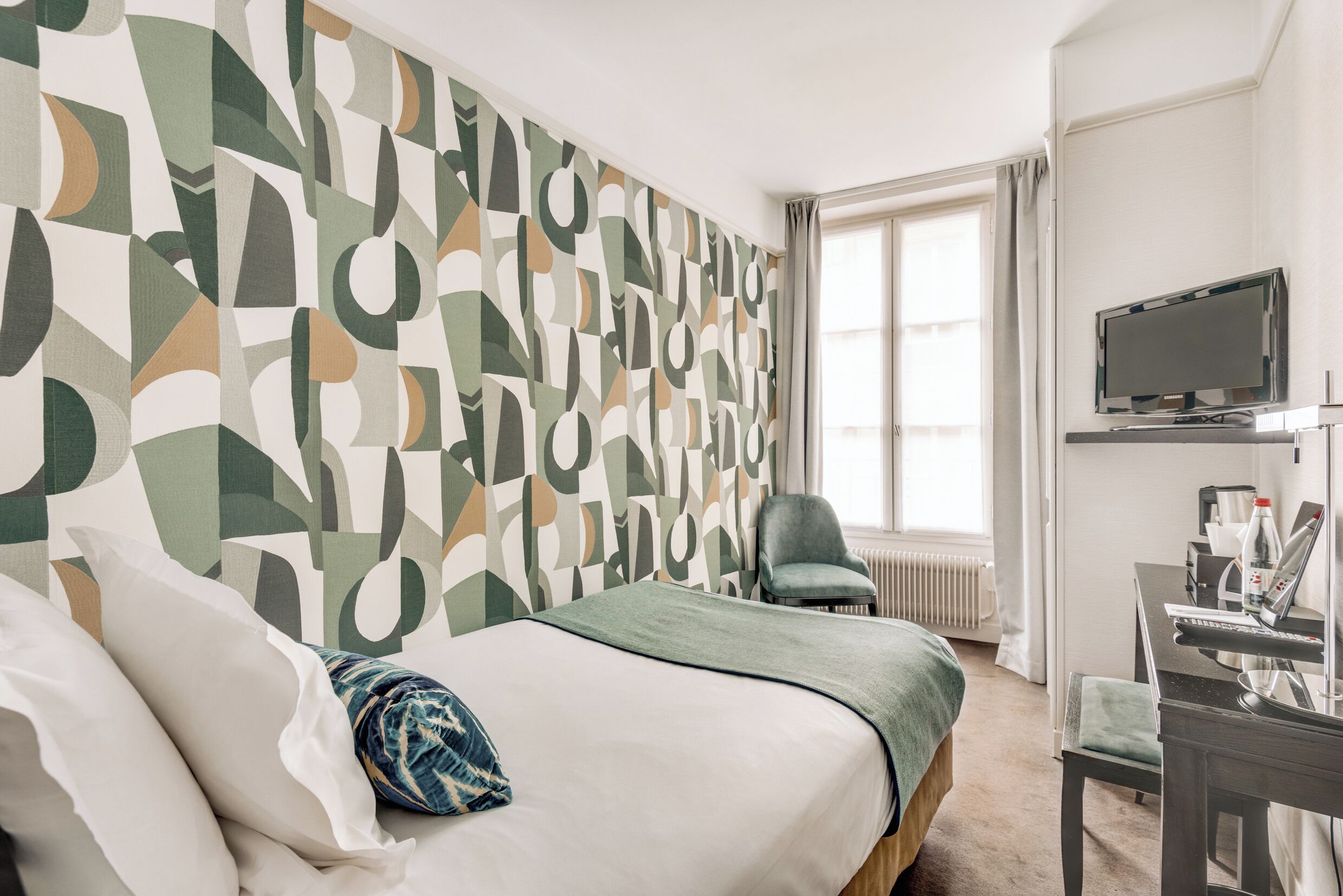 Kamar Single Standar | Minibar, brankas, tirai kedap cahaya, dan kedap suara