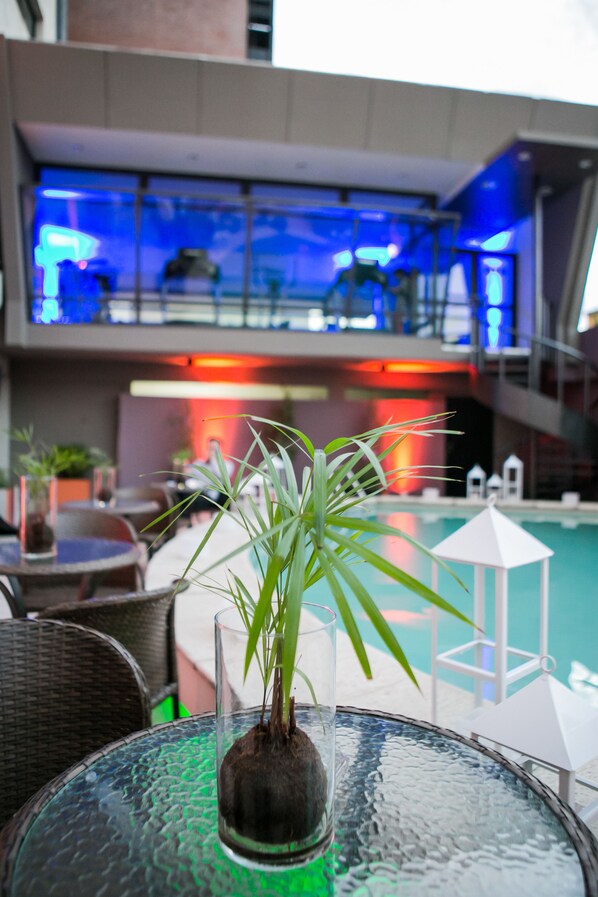 Outdoor pool - Garden Park Hotel (Tucuman)