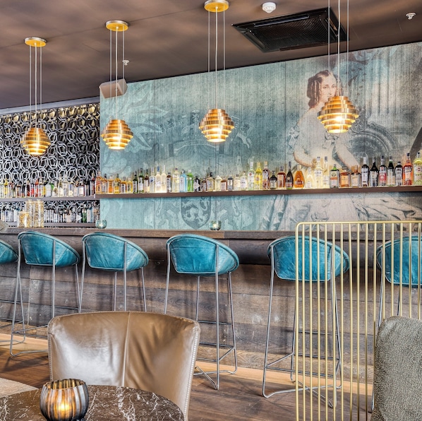Bar-salon, restaurant en plein air