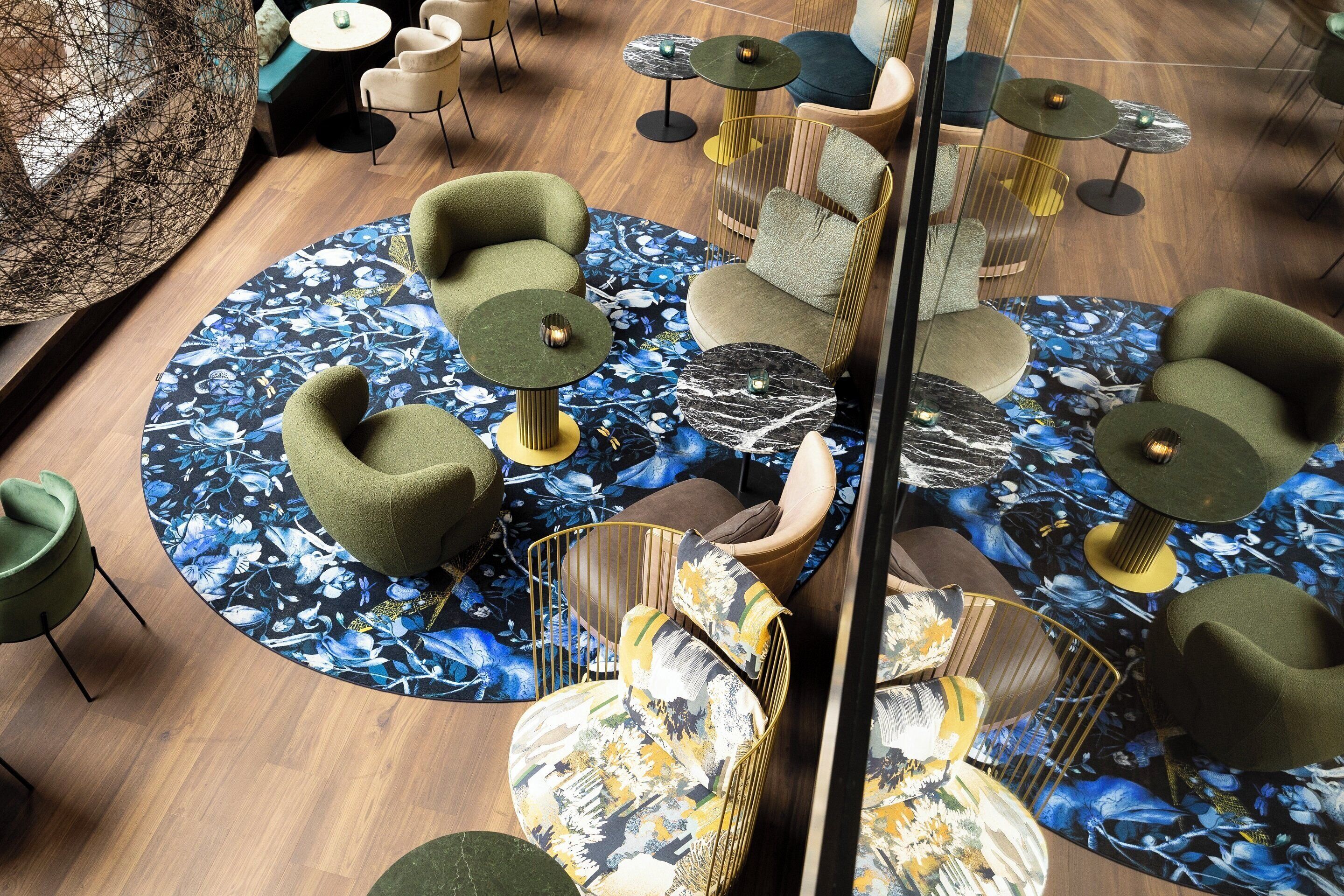 lobby lounge, al fresco dining