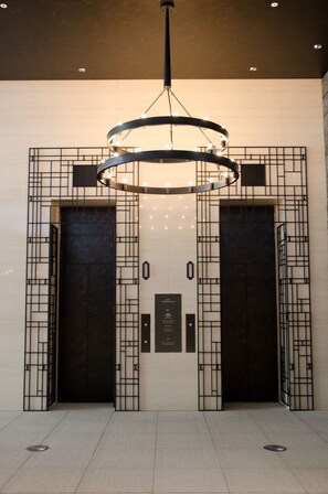 Property entrance - Courtyard by Marriott Tokyo Station (Tokyo)