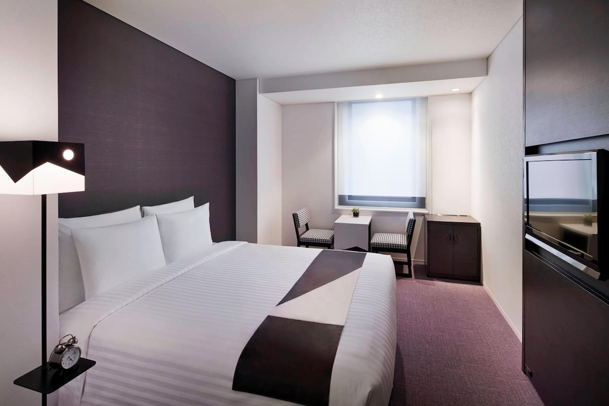 Premium bedding, in-room safe, iron/ironing board, free WiFi