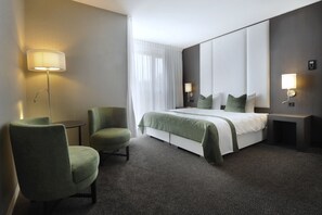 Luxury-Doppelzimmer, 1 Schlafzimmer | Minibar, Zimmersafe, Schreibtisch, Bügeleisen/Bügelbrett