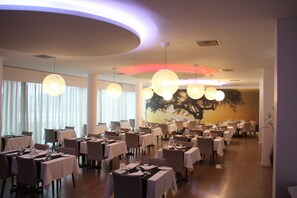 Gratis komplett frukost varje dag