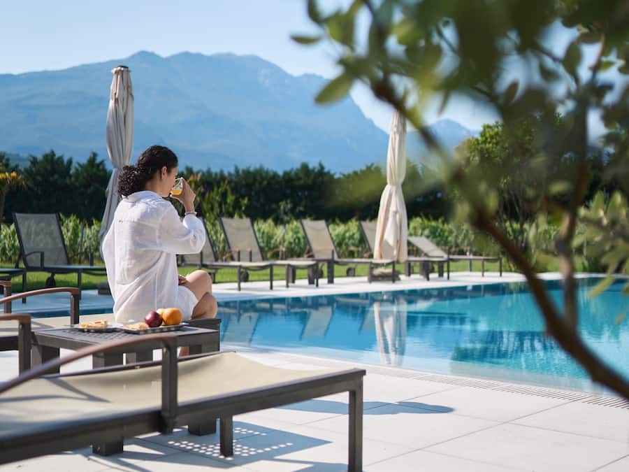 Indoor pool, seasonal outdoor pool, pool loungers