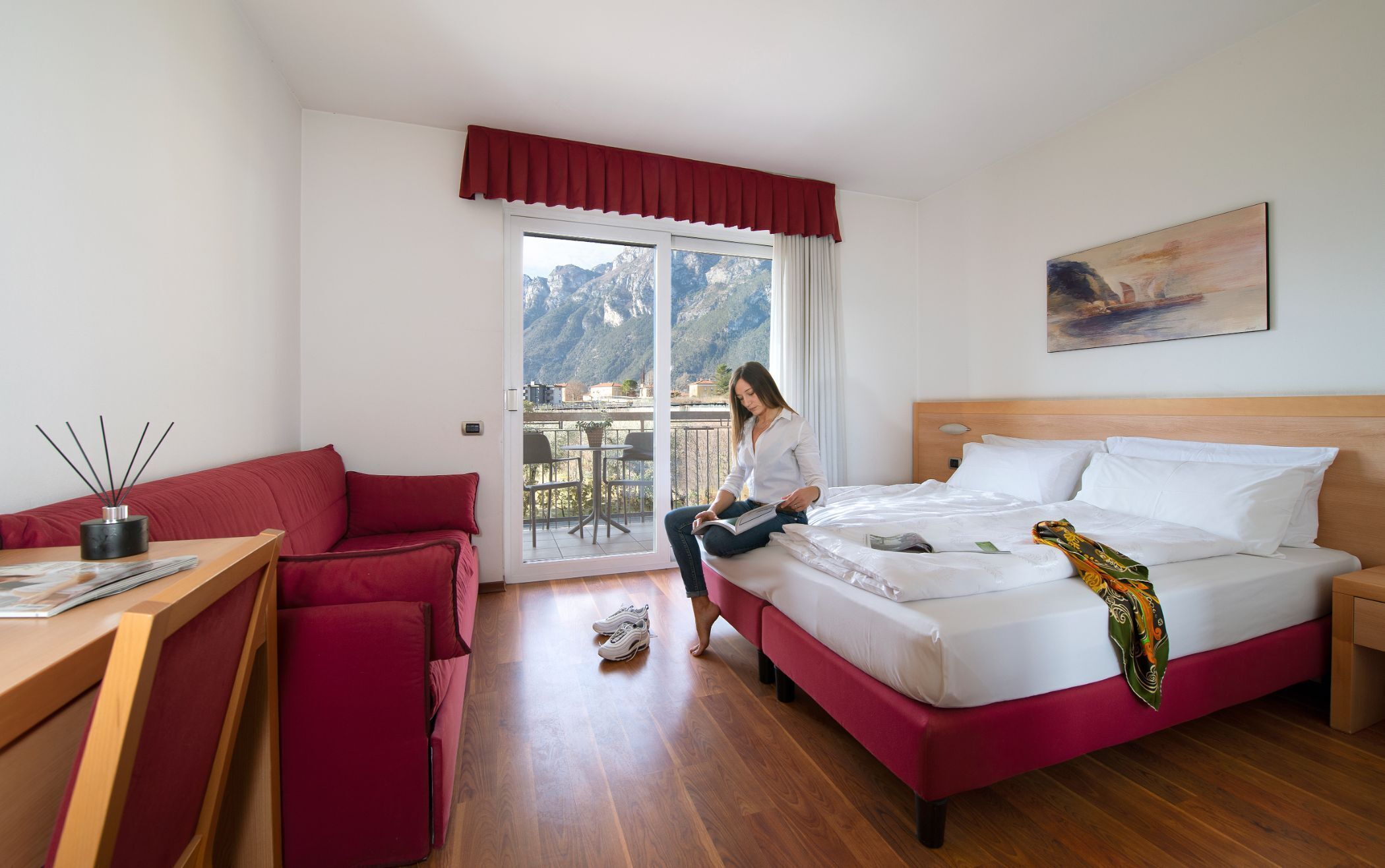 Premium bedding, minibar, in-room safe, desk