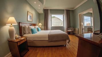 Presidential Suite | Premium bedding, down comforters, pillowtop beds, minibar
