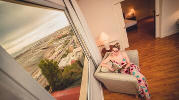 プレジデンシャル スイート | 高級寝具、羽毛の掛け布団、ピロートップベッド、ミニバー