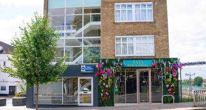 Best Western Northfields Ealing Hotel-Opposite Northfield Station -Piccadilly line