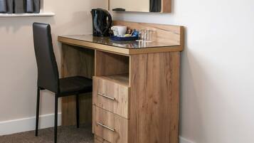 Superior Room, 1 King Bed, Accessible, Kitchenette (Walk-in Shower) | Room amenity