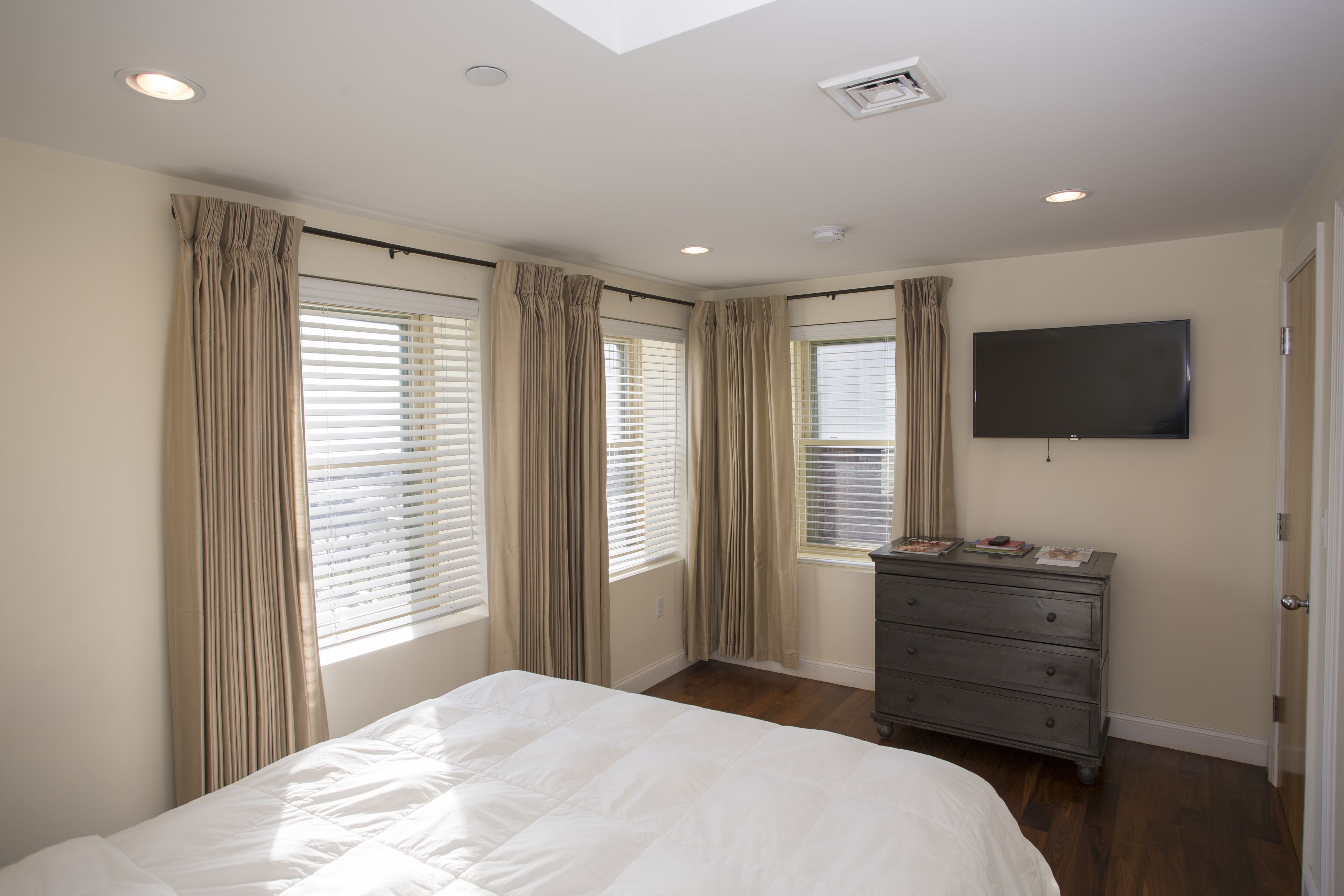 apartment, 1 bedroom | 1 bedroom, premium bedding, minibar, in-room safe