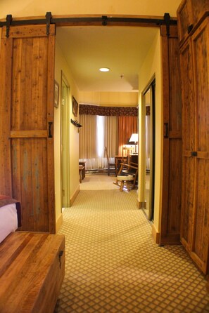 House (One-Bedroom Apartment) | In-room safe, iron/ironing board, cots/infant beds, rollaway beds - Grand Lodge by Crested Butte Lodging (Crested Butte)