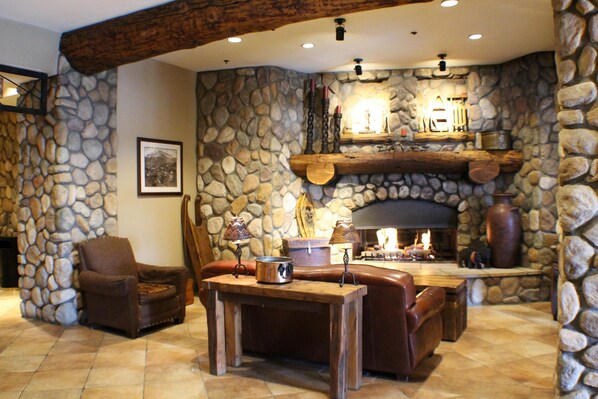 Casa (One-Bedroom Apartment) | Lobby