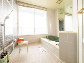 Phòng 3, không hút thuốc | Phòng tắm | Bồn tắm và buồng tắm vòi sen riêng, đồ dùng nhà tắm miễn phí