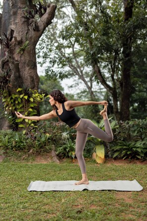 Yoga - Tree of Life Nature Resort (Harispattuwa)