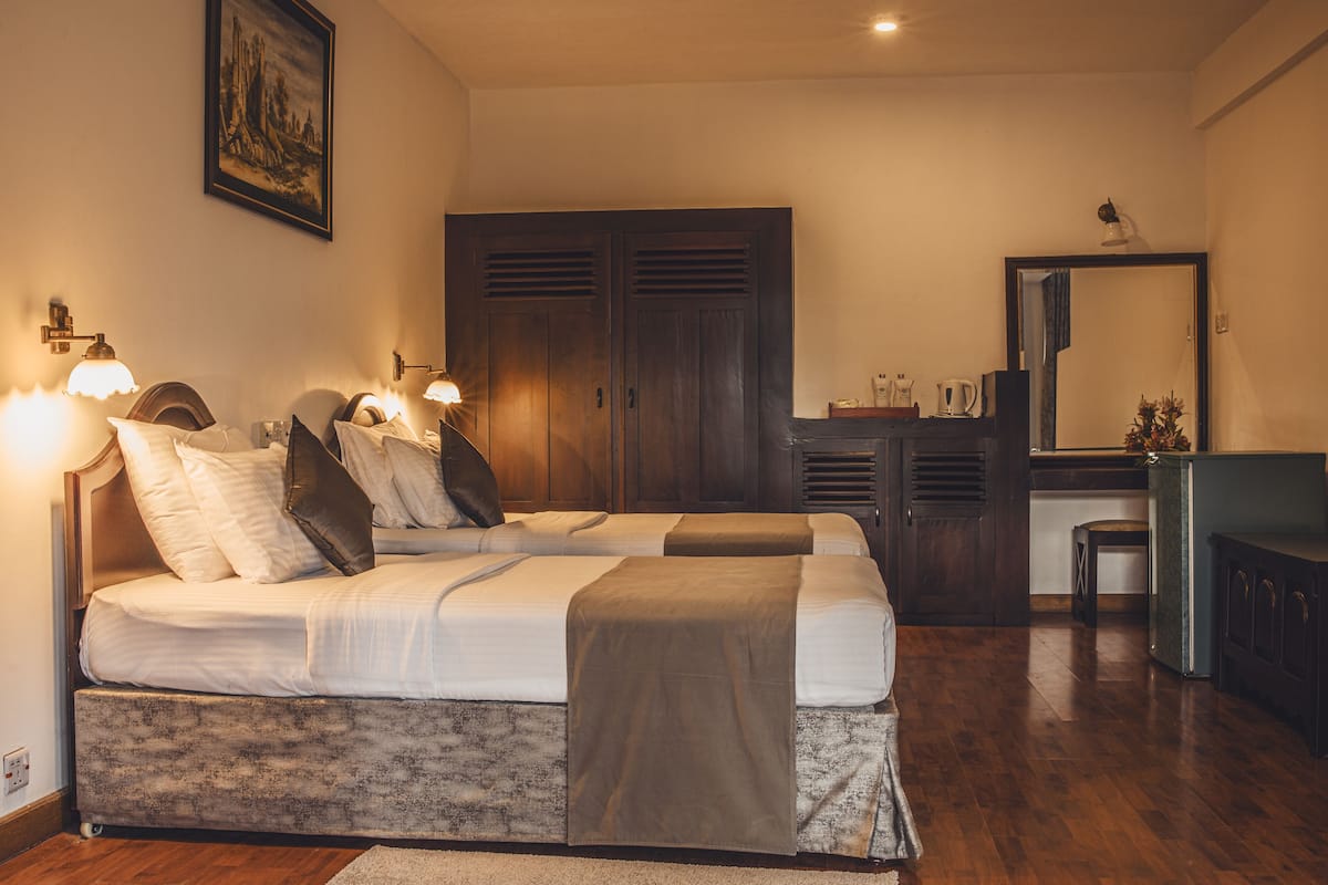 Suite Room | In-room safe, desk, blackout curtains, soundproofing