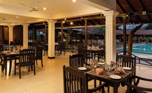Restaurant - Tree of Life Nature Resort (Harispattuwa)