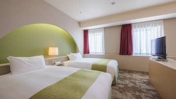 1 bedroom, desk, blackout drapes, free WiFi