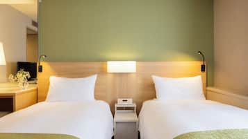 Desk, blackout drapes, free WiFi, bed sheets