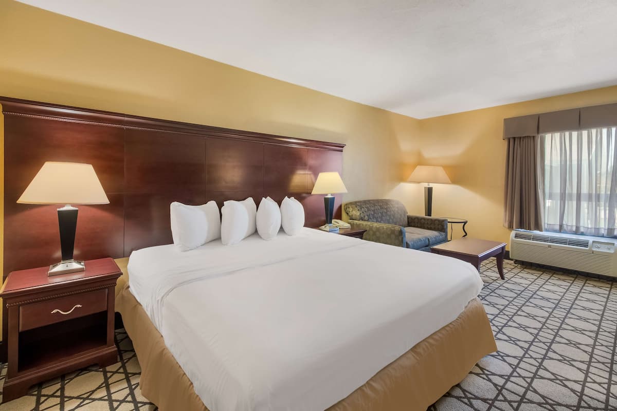 Desk, blackout drapes, iron/ironing board, free WiFi
