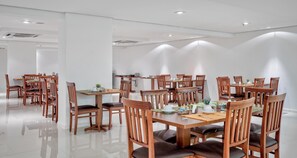 Breakfast, lunch, dinner served; seafood - Tulip Inn Sobral (Sobral)