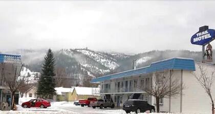 Trail Motel