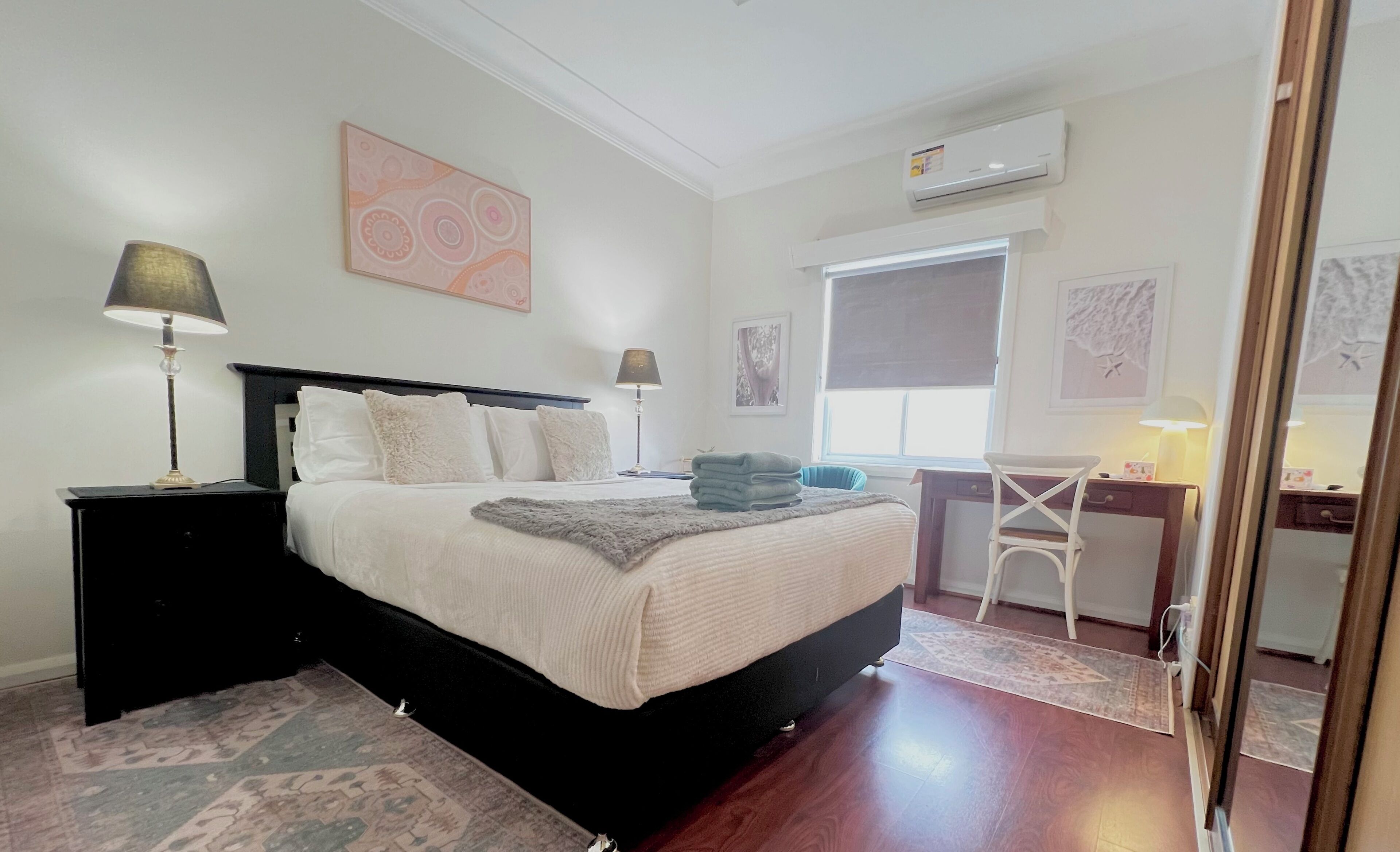 Quarto casal luxo, banheiro compartilhado | Roupas de cama premium, camas com colchões pillow-top