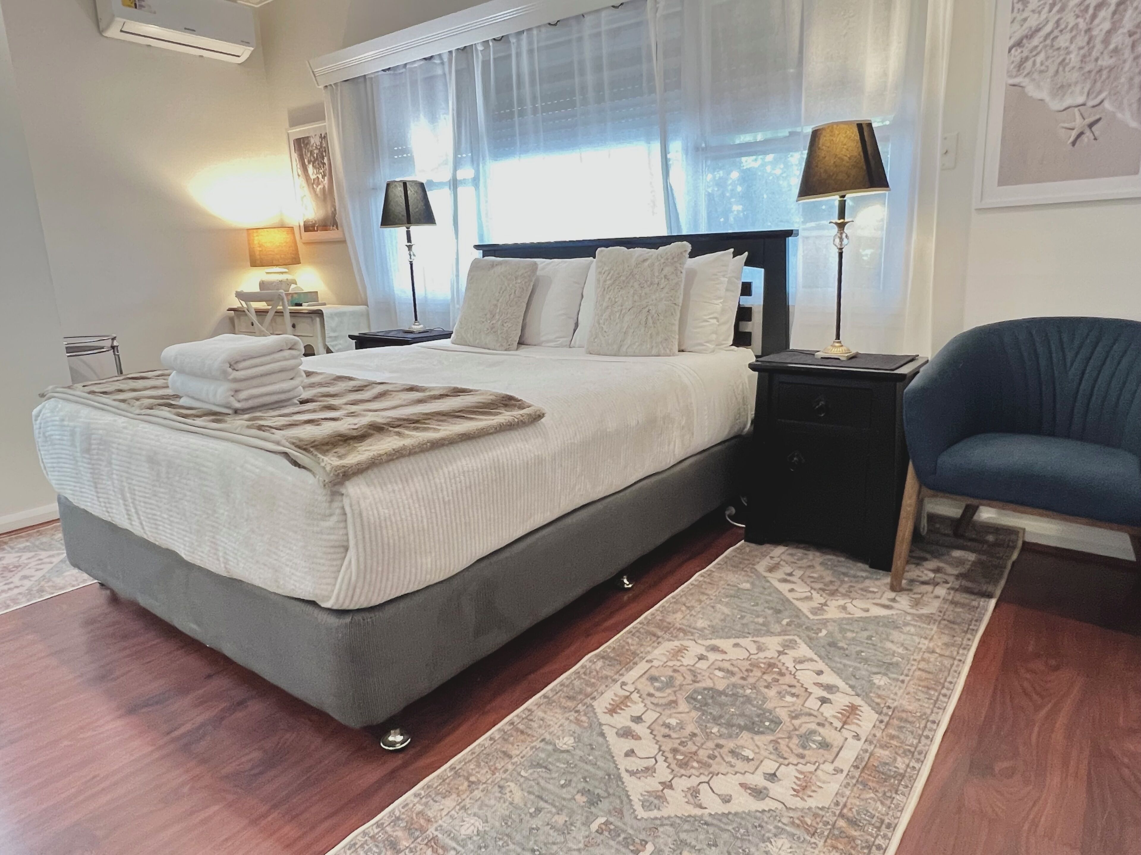 Chambre Deluxe double, salle de bain privée | Literie de qualité, lit avec matelas à plateau-coussin