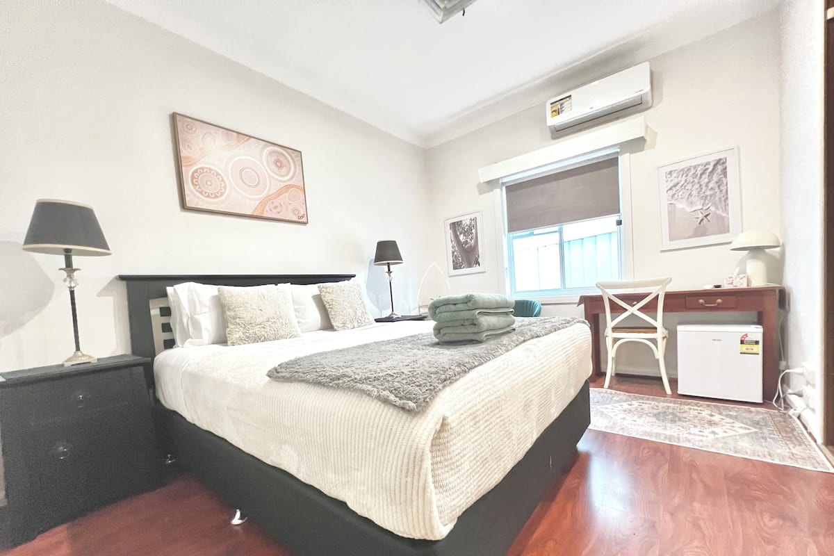 Deluxe Double Room with Shared Bathroom