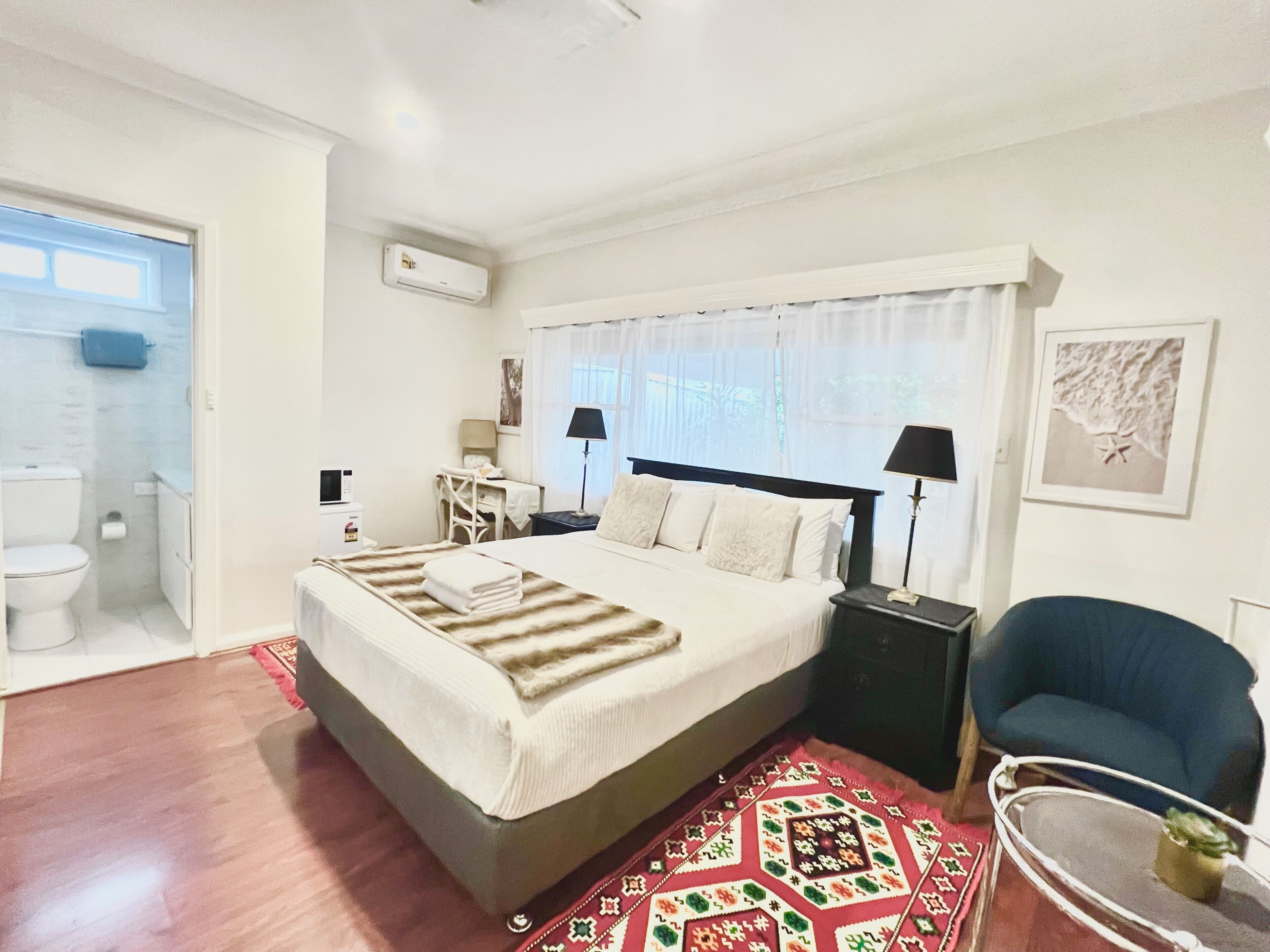 Habitación Deluxe doble, baño privado | Ropa de cama de alta calidad y colchones con acolchado adicional