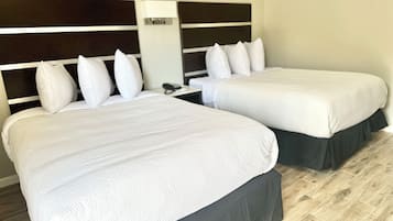 客房, 2 張標準雙人床, 非吸煙房 | 熨斗/熨衫板、免費 Wi-Fi、床單