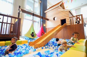 子供用の遊び場 - 屋内