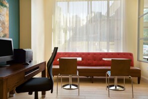 Lobby - Days Inn & Suites by Wyndham Caldwell (Caldwell)