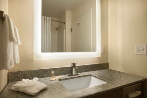 Hair dryer, towels - Days Inn & Suites by Wyndham Caldwell (Caldwell)