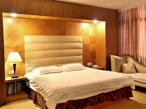 Deluxe Room, 1 King Bed | Free WiFi