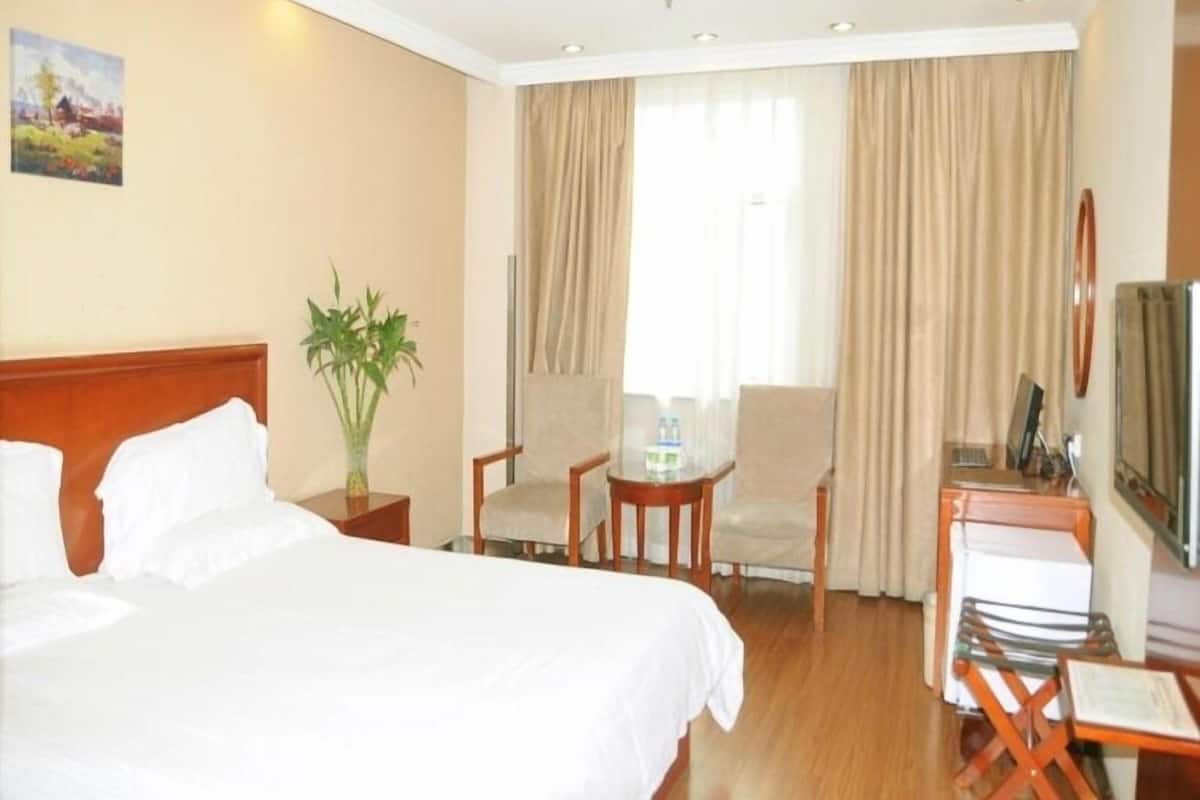 In-room safe, free WiFi