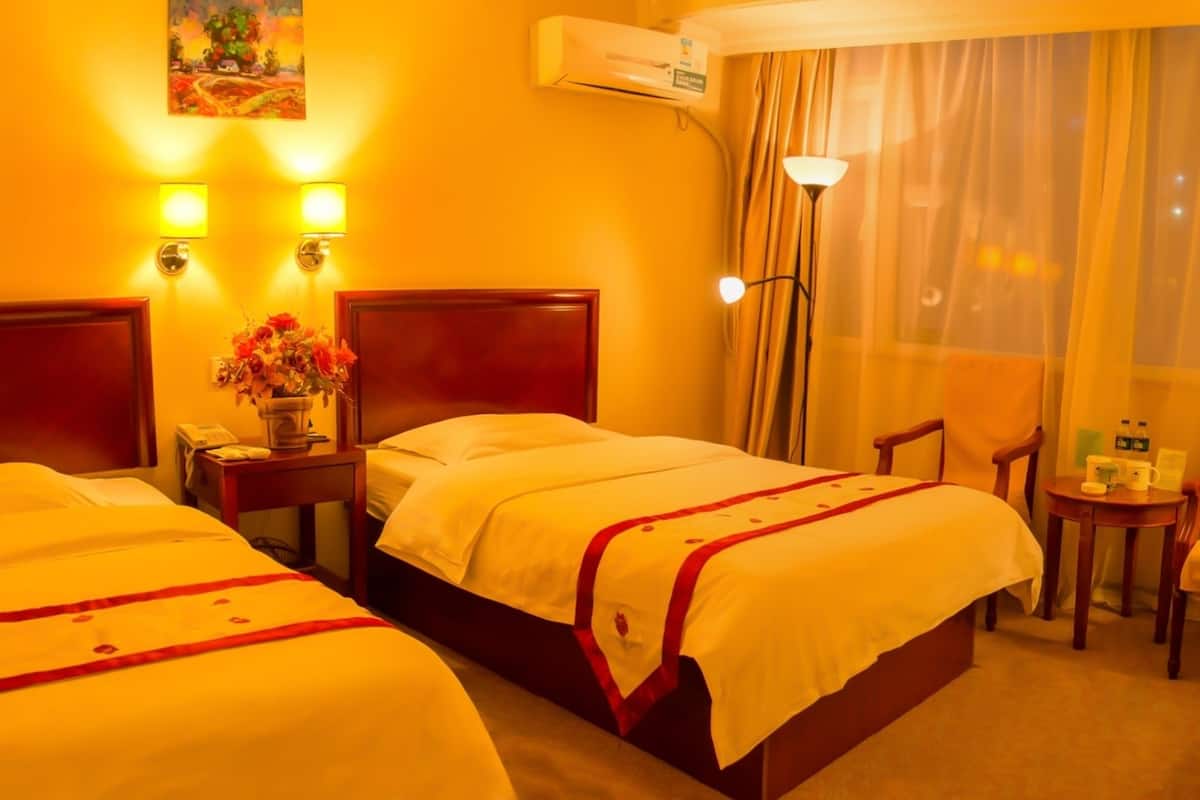 Chambre Standard avec lits jumeaux | Wi-Fi gratuit, draps fournis
