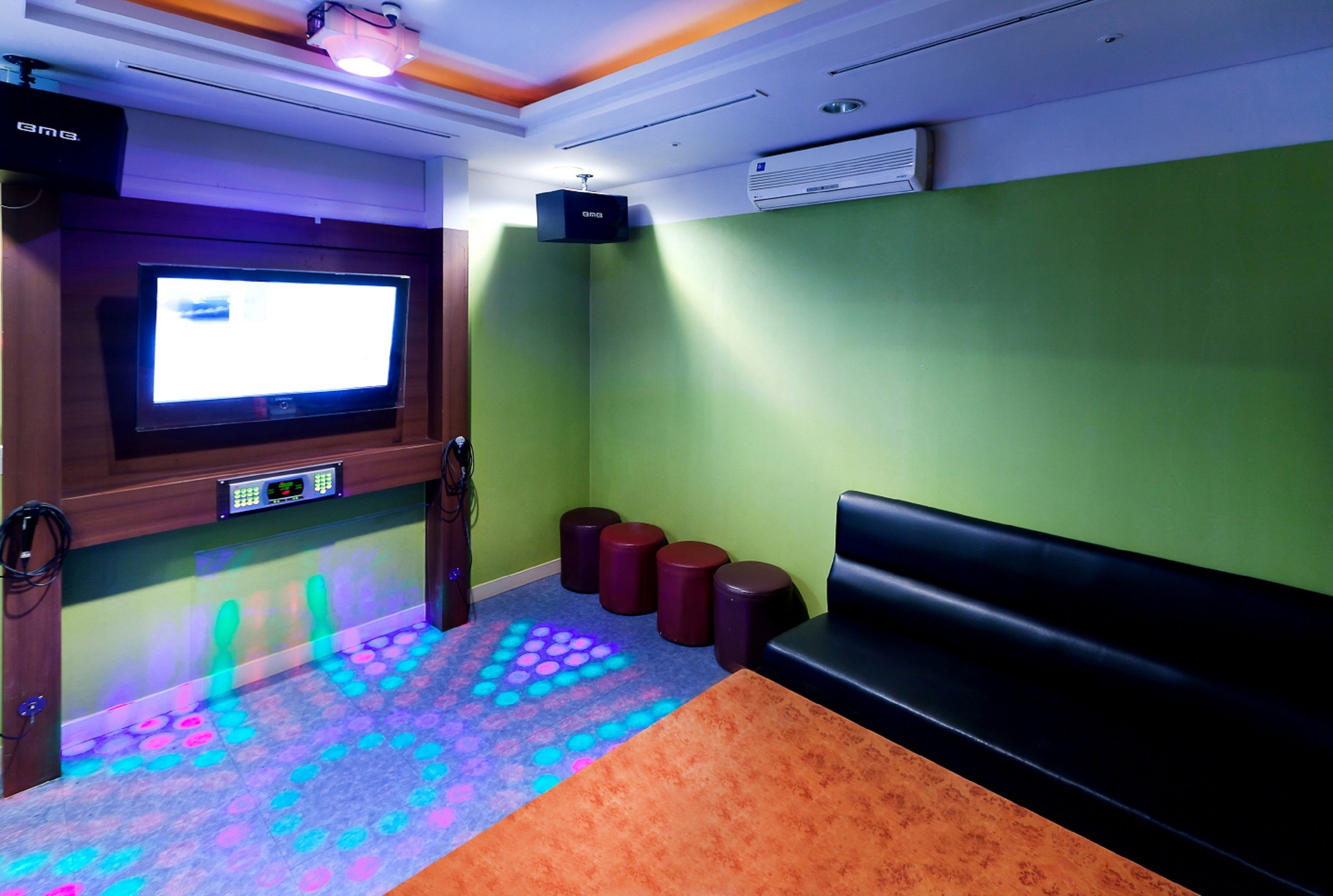 karaoke room