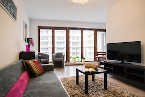 아파트, 침실 1개 (For 2) | 거실 | 평면 TV