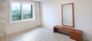 1 bedroom, soundproofing, bed sheets