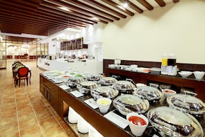 Petit déjeuner buffet servi tous les jours en supplément