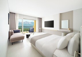 Sorano Deluxe European One Room (NO Kitchen) | 高档床上用品、免费 WiFi、床单