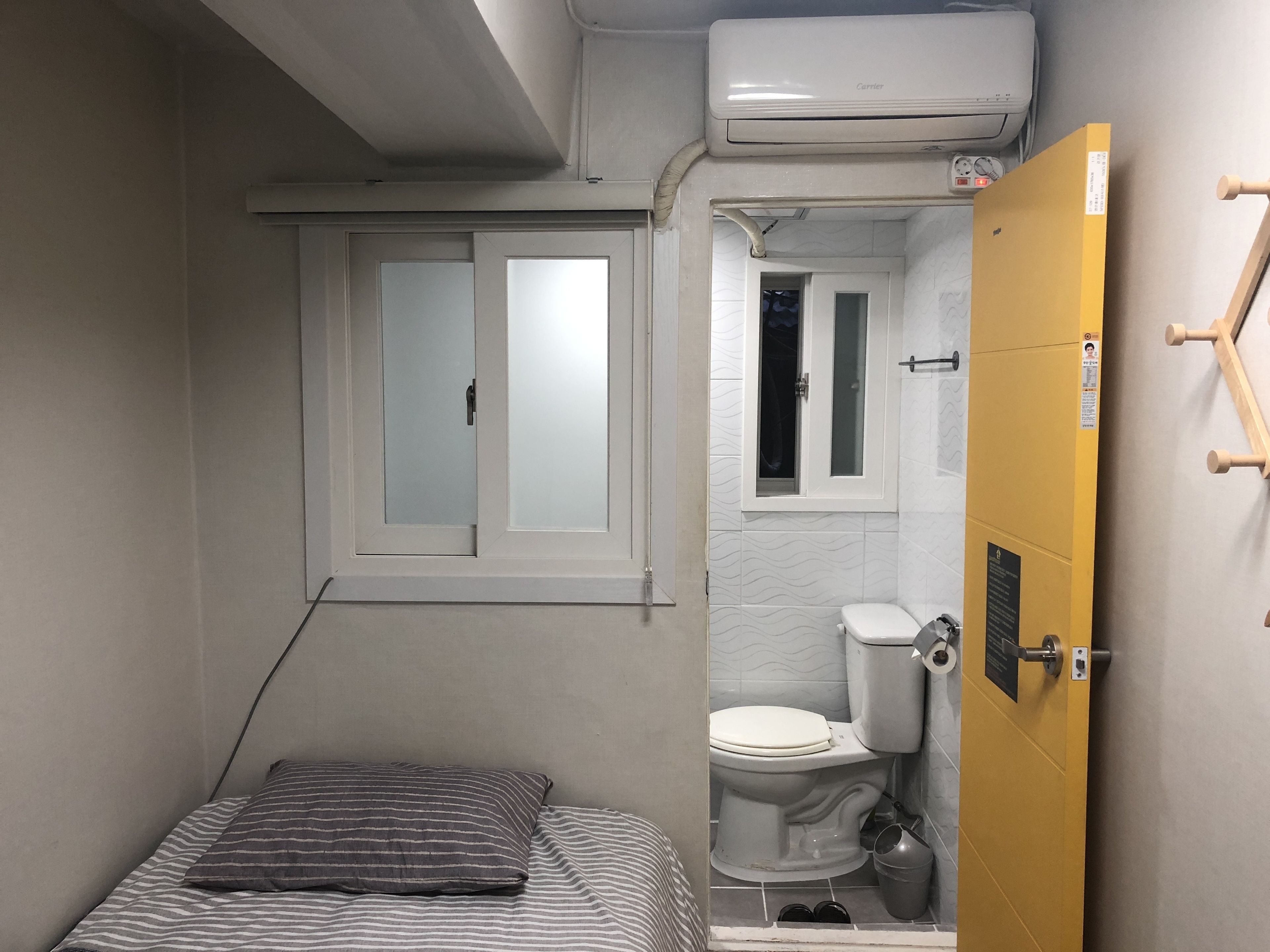 Single Room | Premium bedding, blackout drapes, free WiFi