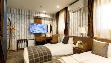 Laptop workspace, blackout curtains, iron/ironing board, free WiFi
