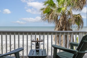 Villa, Multiple Beds (2 queen beds and 1 sleeper sofa) | Terrace/patio