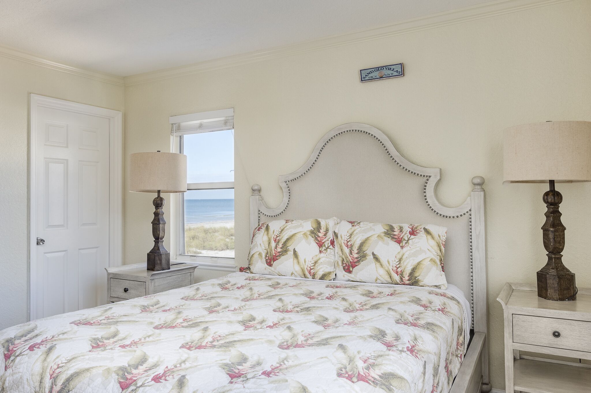 Villa, Multiple Beds (2 queen beds and 1 sleeper sofa) | Iron/ironing board, free cribs/infant beds, travel crib, free WiFi